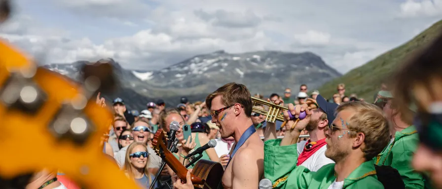 Los Mexicanacas opptrer i campen på Vinjerock-festivalen